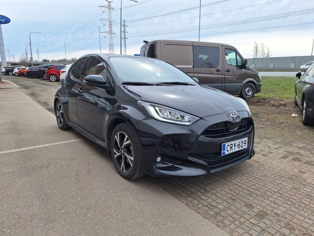 Toyota Yaris 2024 Musta