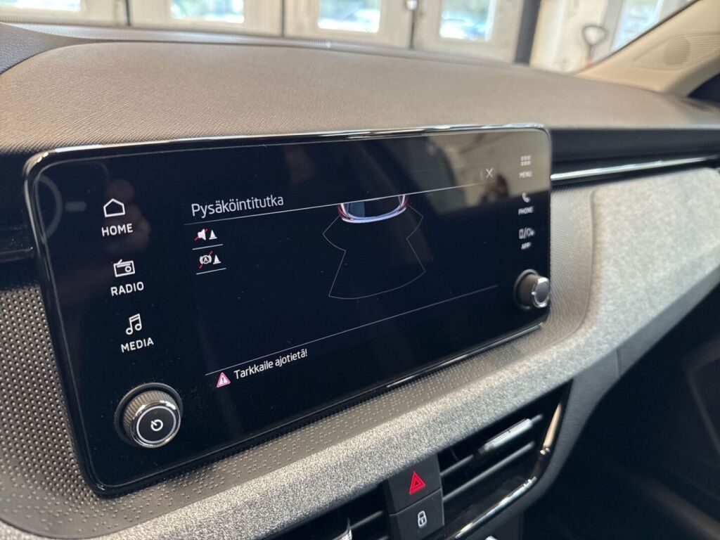 Skoda Kamiq 2025 Musta