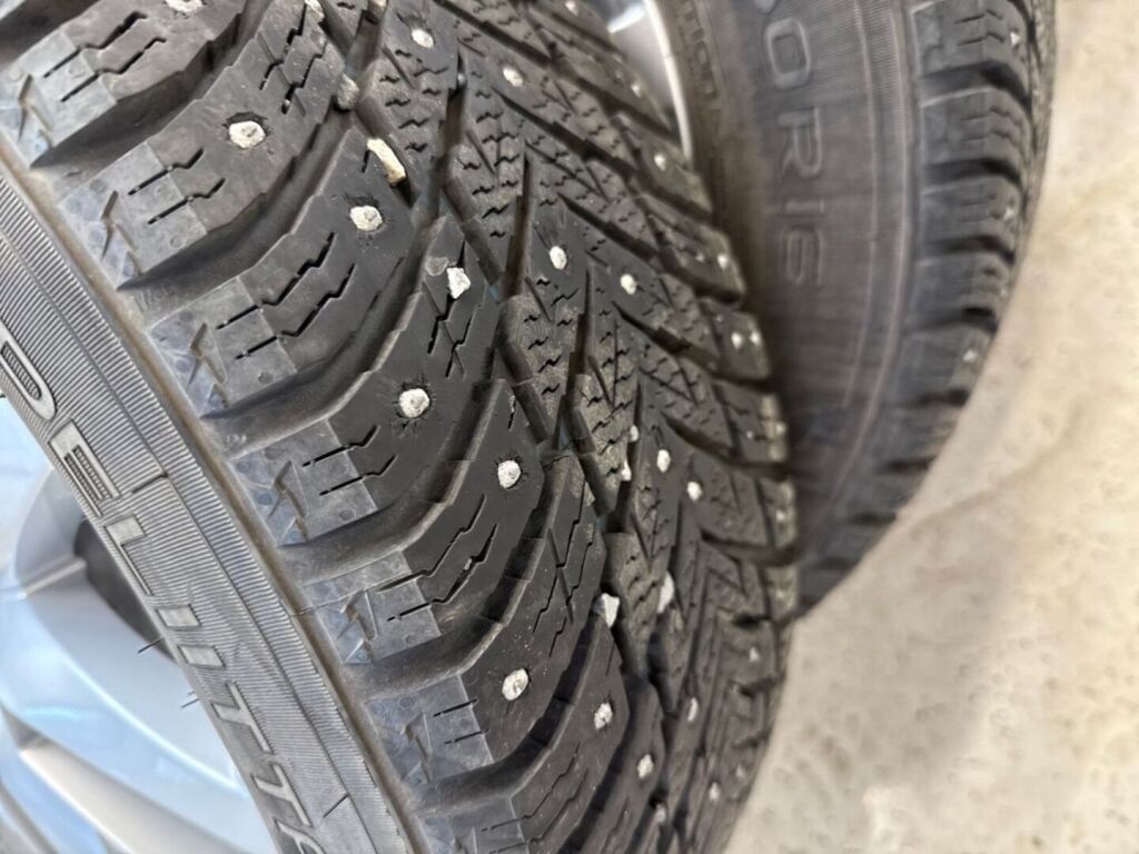 Skoda Kamiq 2025 Musta