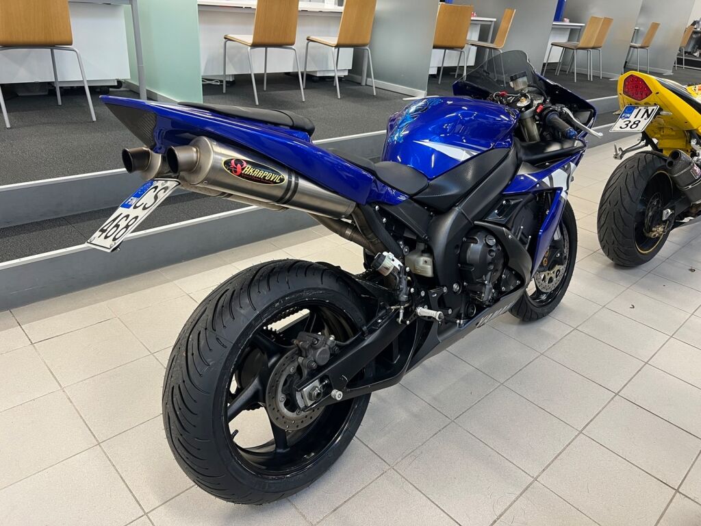 Yamaha YZF-R1 2004 
