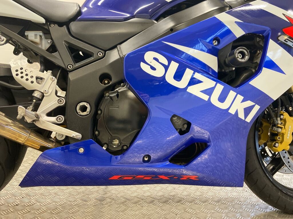 Suzuki GSX-R 2004 Monivär.