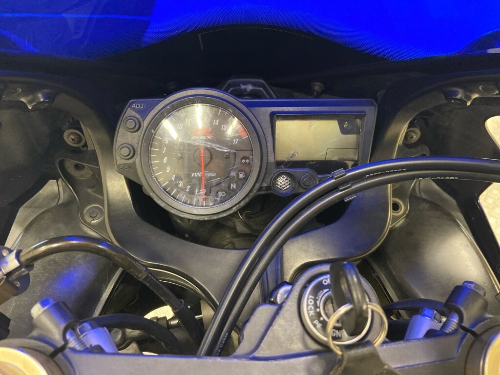 Suzuki GSX-R 2004 Monivär.