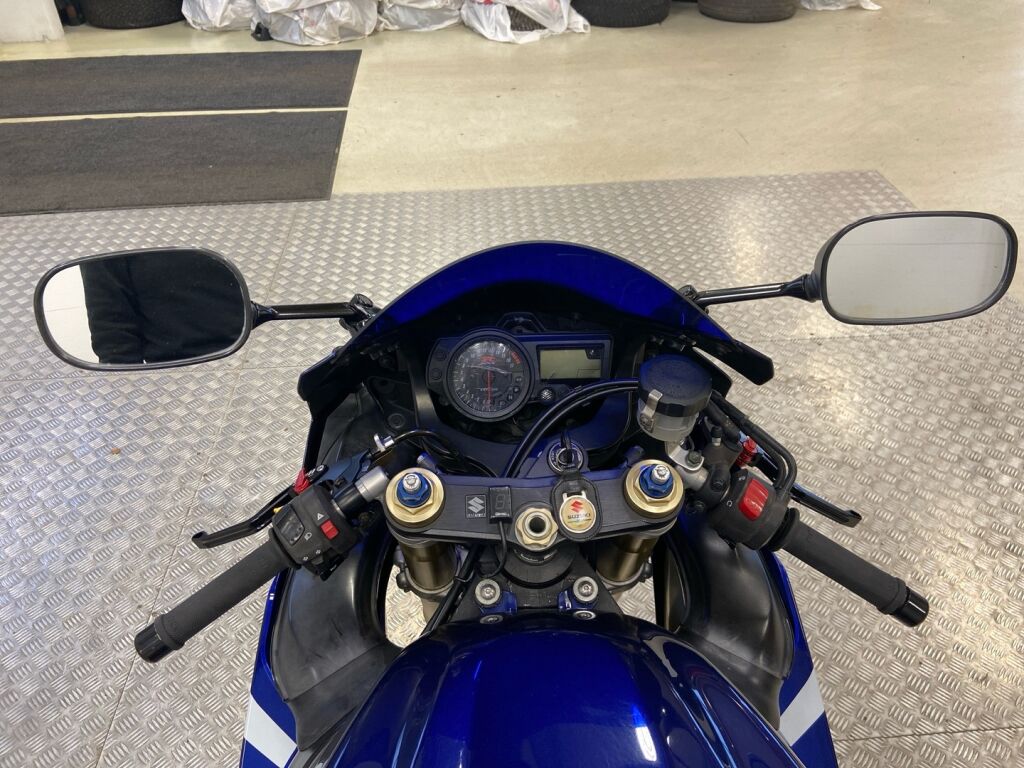 Suzuki GSX-R 2004 Monivär.