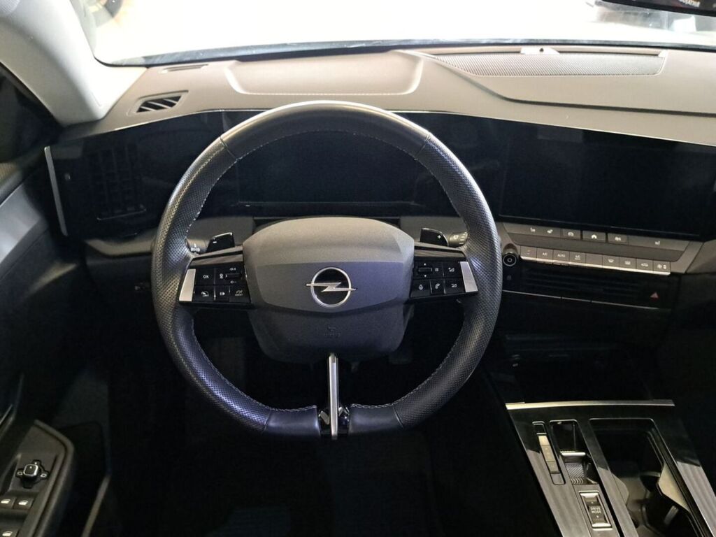 Opel Astra 2024 Valkoinen