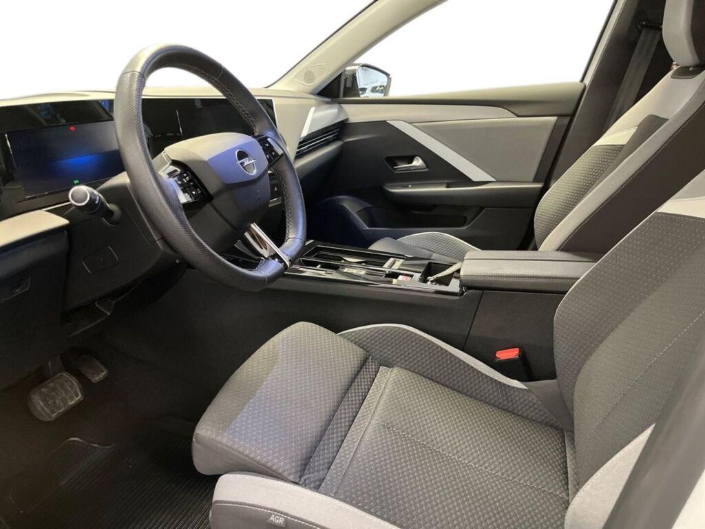 Opel Astra 2024 Valkoinen