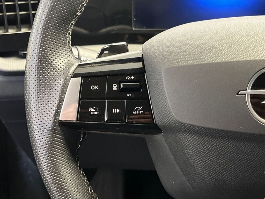 Opel Astra 2024 Valkoinen