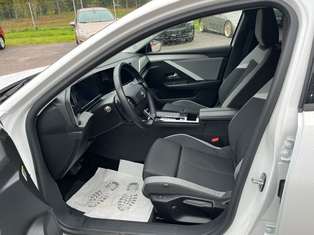 Opel Astra 2024 Valkoinen