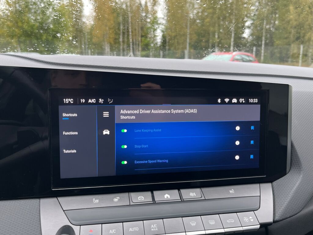 Opel Astra 2024 Valkoinen