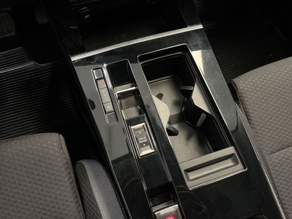 Opel Astra 2024 Valkoinen
