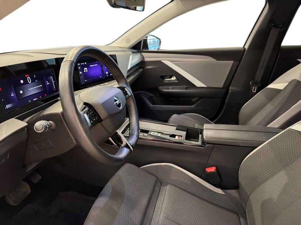 Opel Astra 2024 Valkoinen