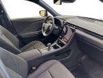 Lexus LBX 2024 Punainen