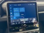 Lexus LBX 2024 Punainen