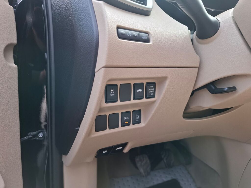 Nissan X-Trail 2016 Musta