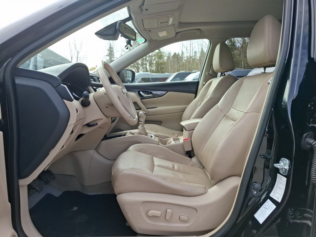 Nissan X-Trail 2016 Musta
