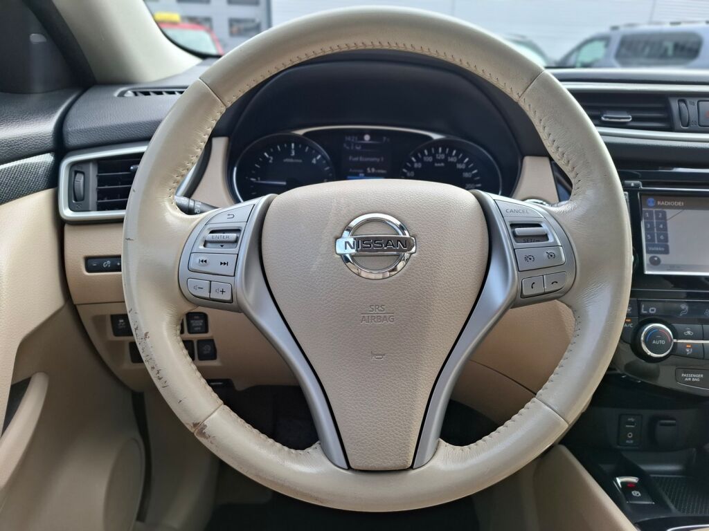 Nissan X-Trail 2016 Musta