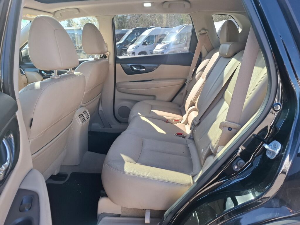 Nissan X-Trail 2016 Musta