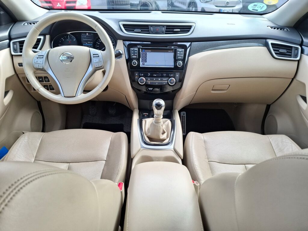 Nissan X-Trail 2016 Musta