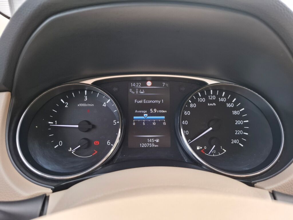 Nissan X-Trail 2016 Musta