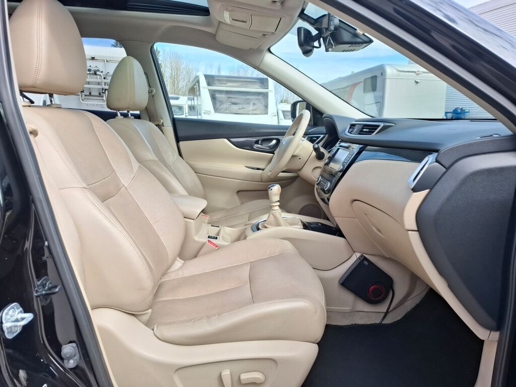 Nissan X-Trail 2016 Musta