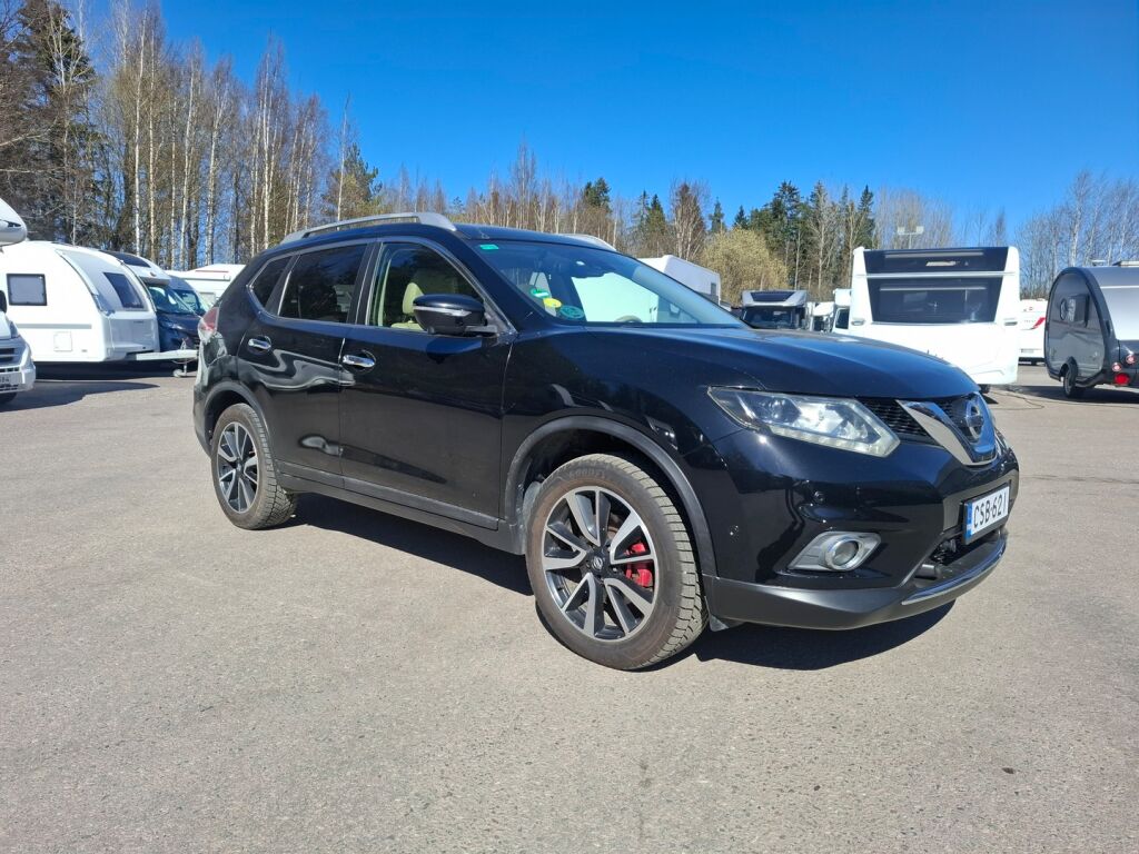 Nissan X-Trail 2016 Musta