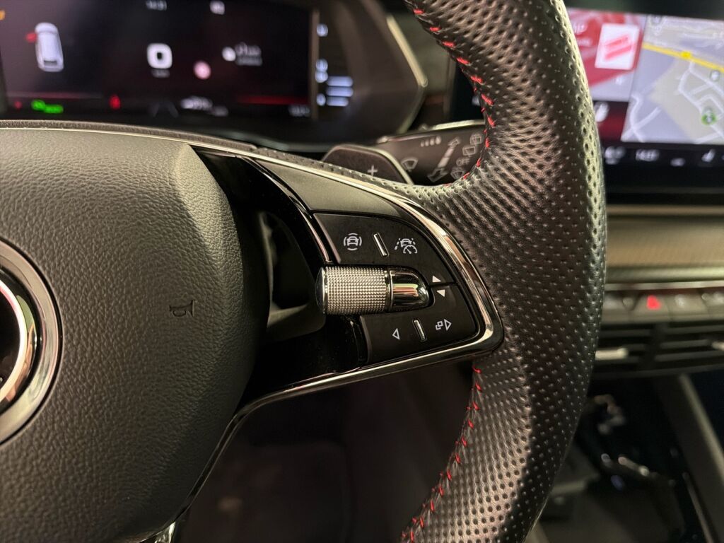 Skoda Octavia 2021 Musta