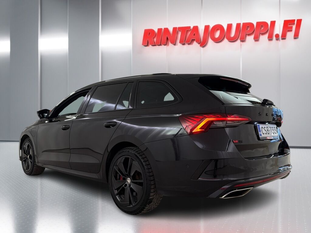 Skoda Octavia 2021 Musta