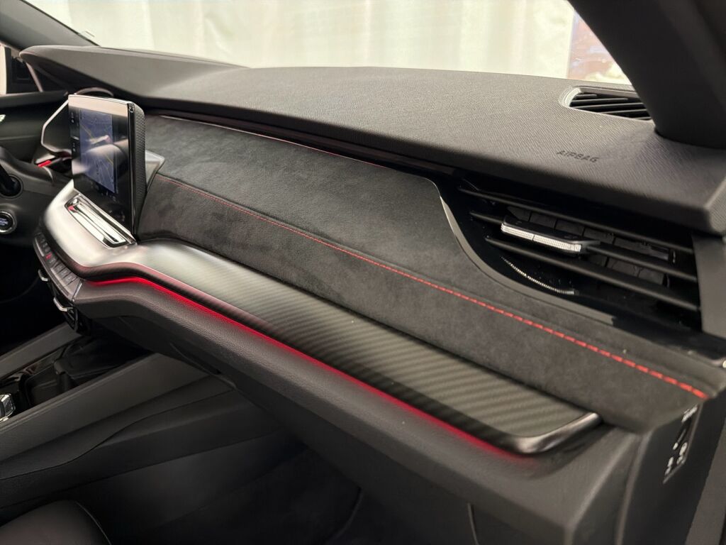 Skoda Octavia 2021 Musta