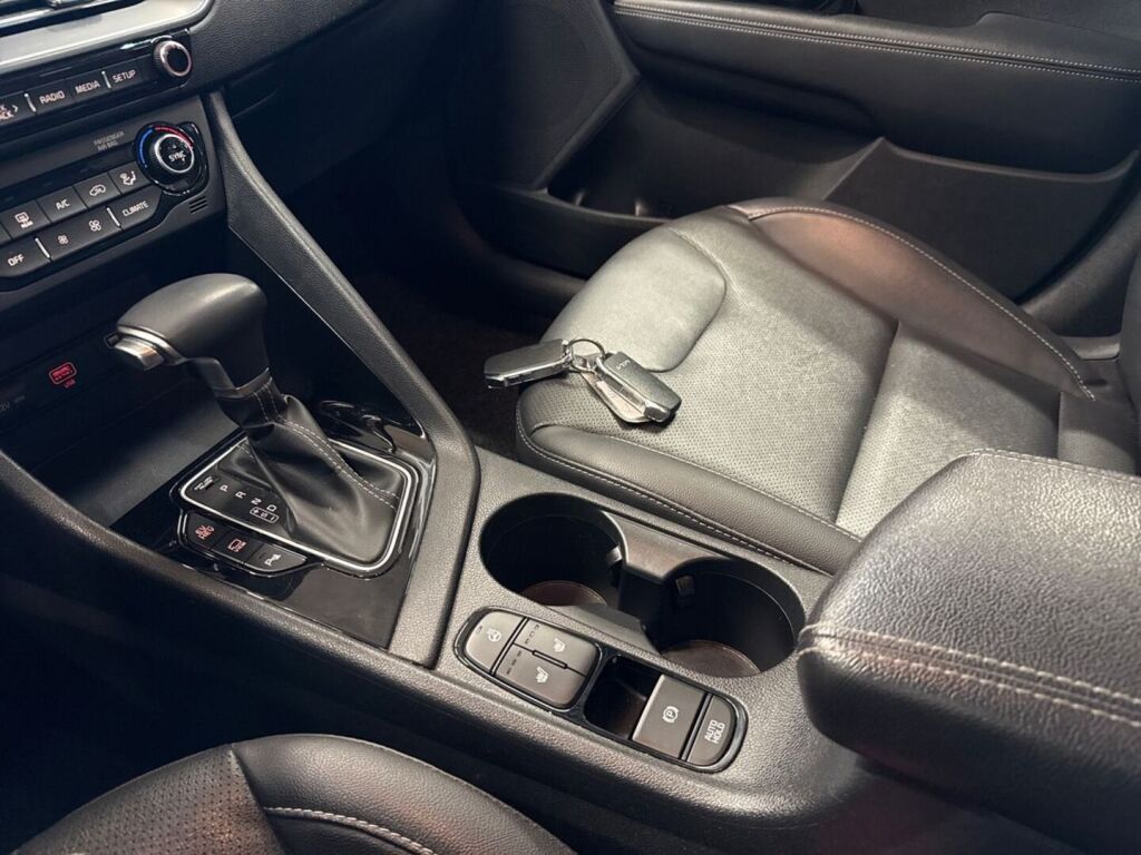 Kia Niro 2022 Musta