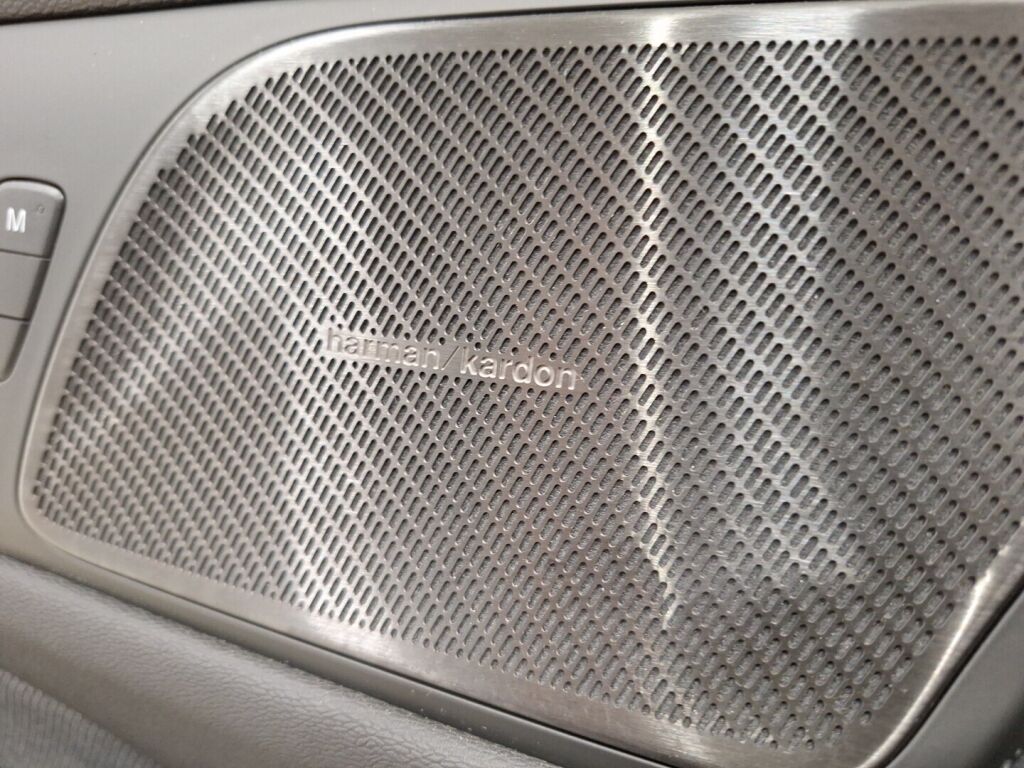 Volvo V60 2025 Musta