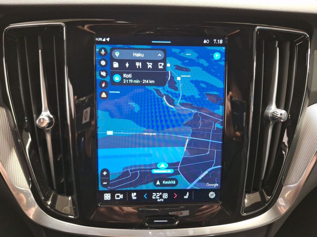 Volvo V60 2025 Musta