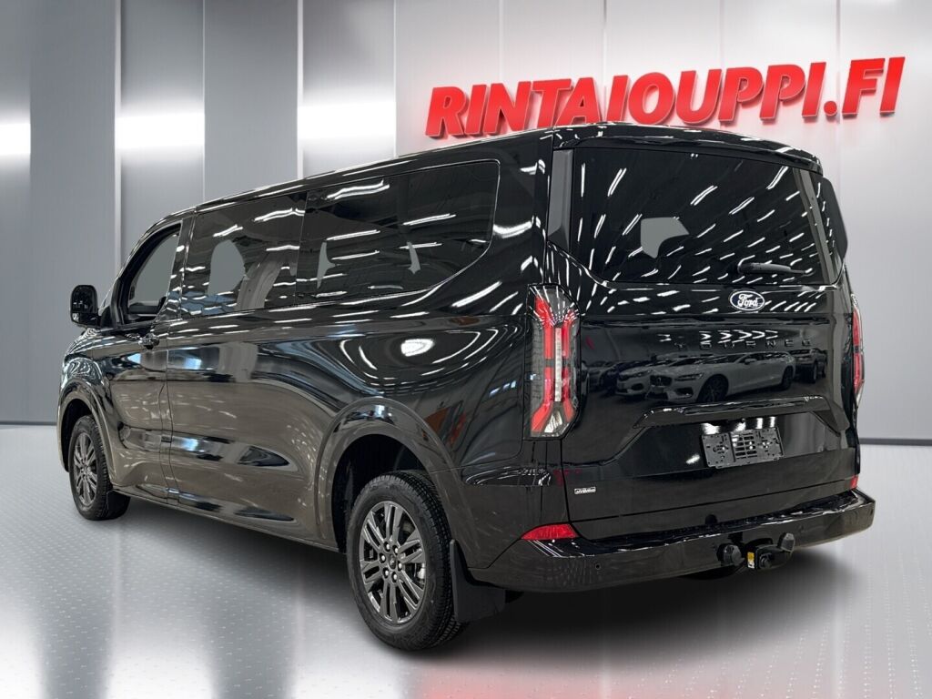 Ford Tourneo Custom 2026 Musta