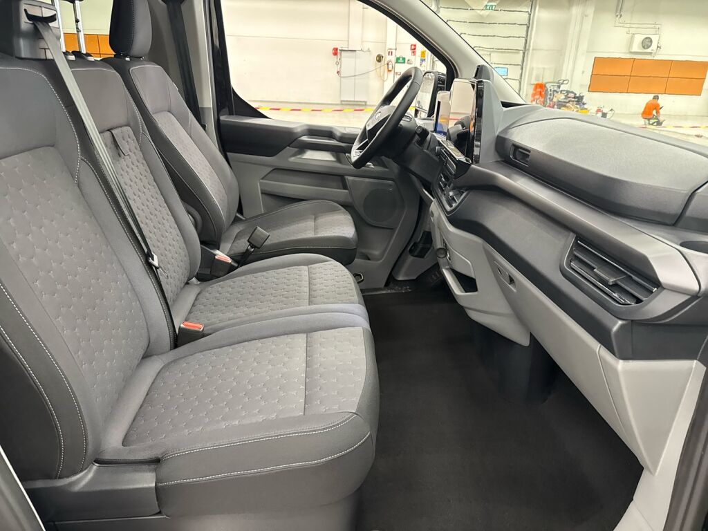Ford Tourneo Custom 2026 Musta