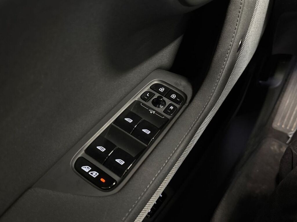 Polestar 2 2022 Harmaa