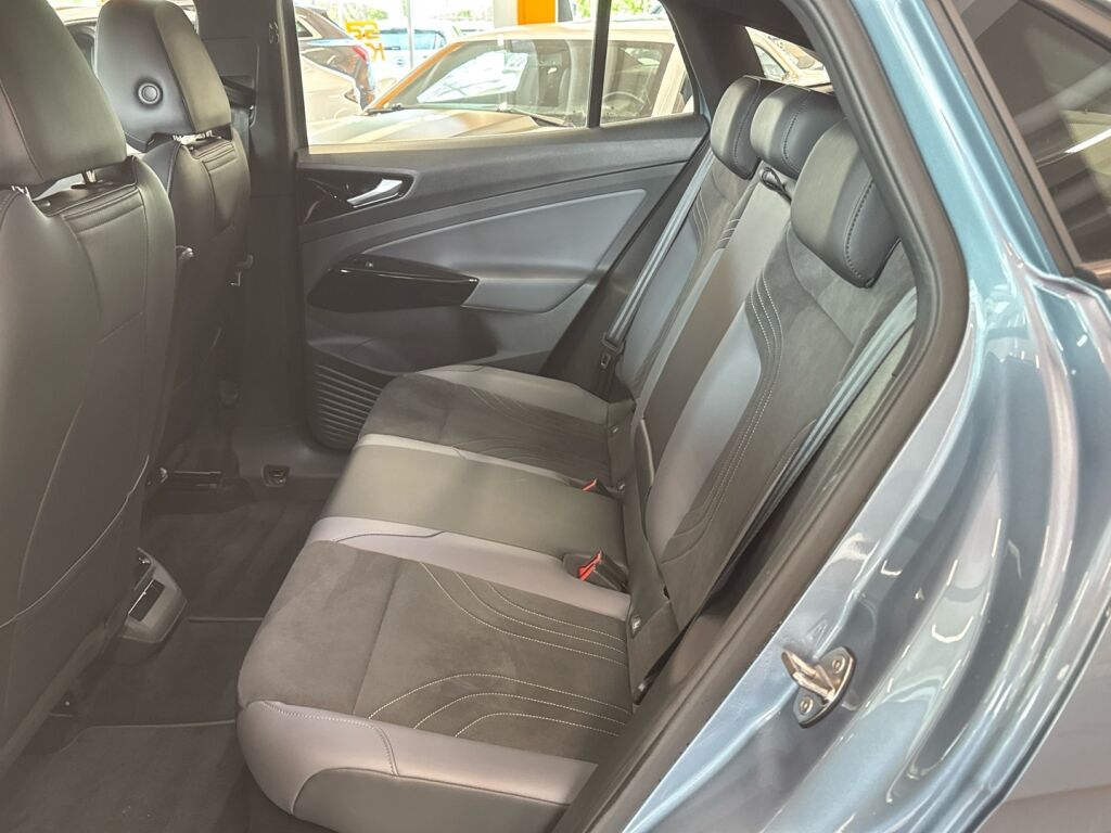 Volkswagen ID.5 2023 Harmaa