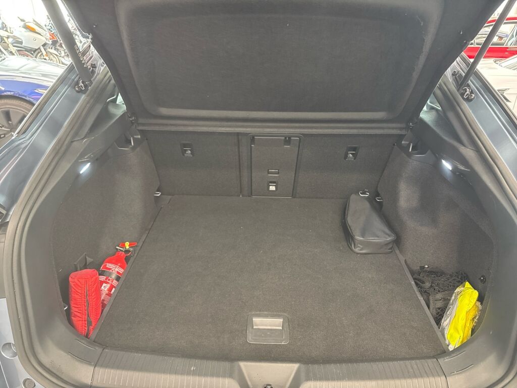 Volkswagen ID.5 2023 Harmaa