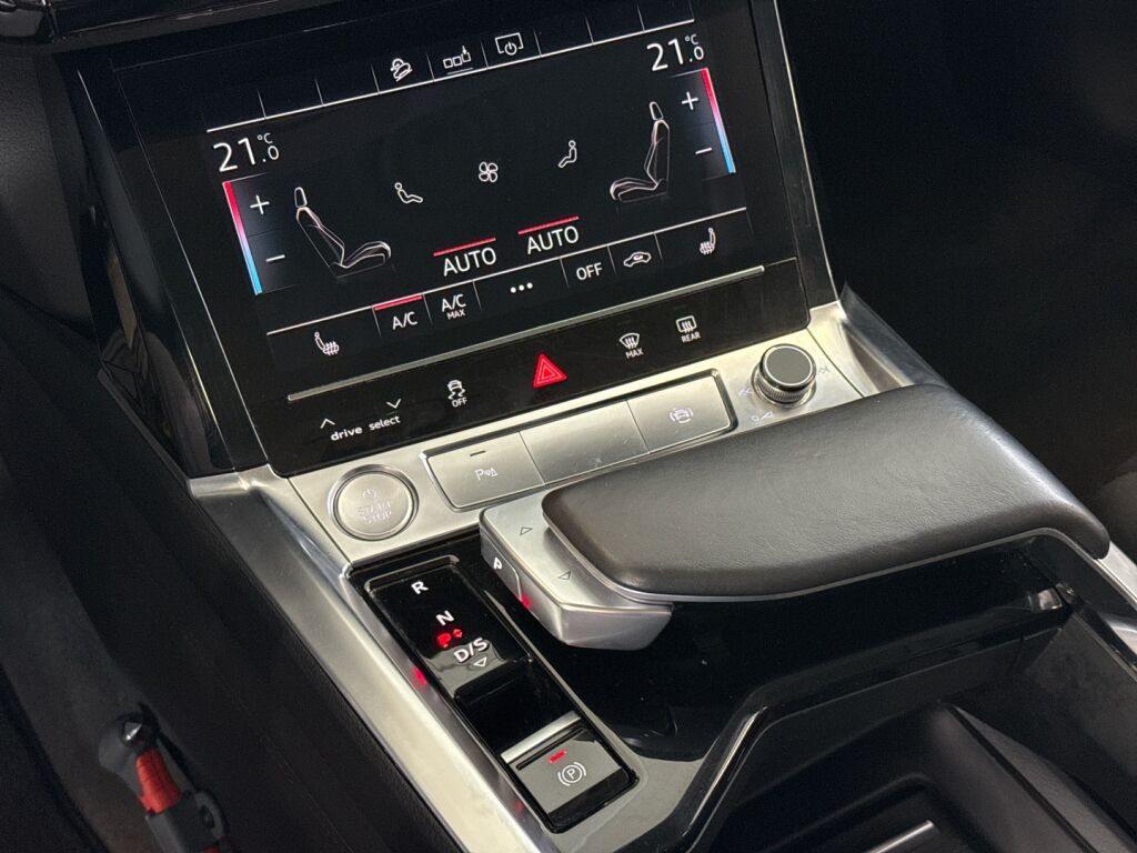 Audi e-tron 2020 Sininen