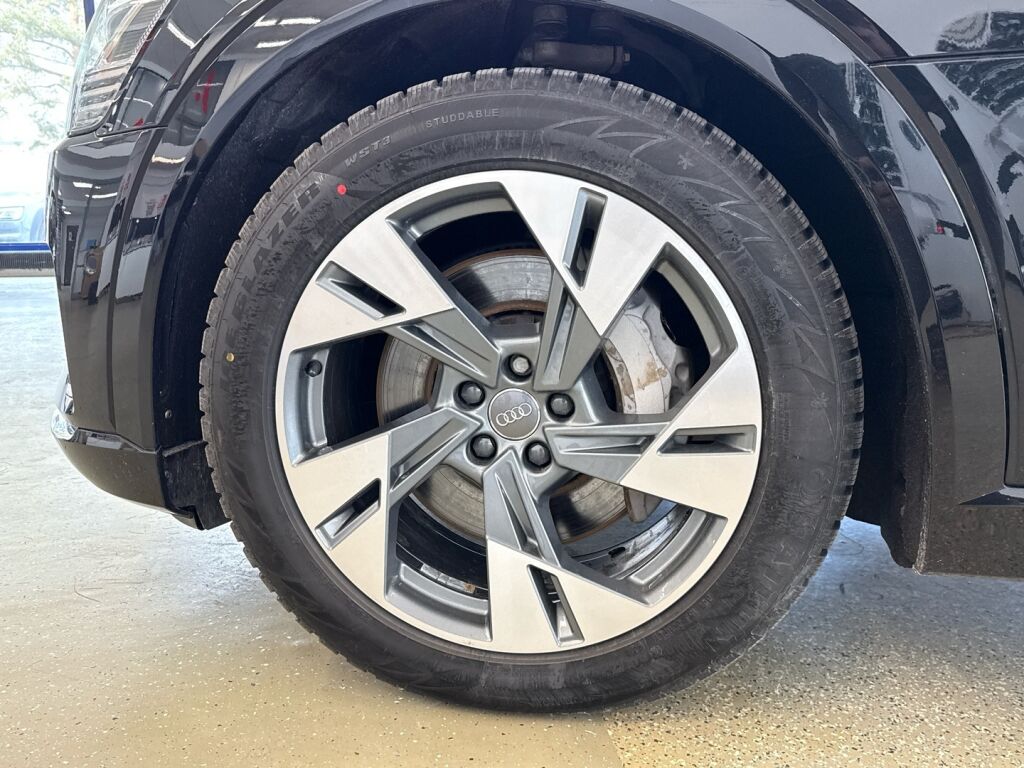 Audi e-tron 2020 Sininen