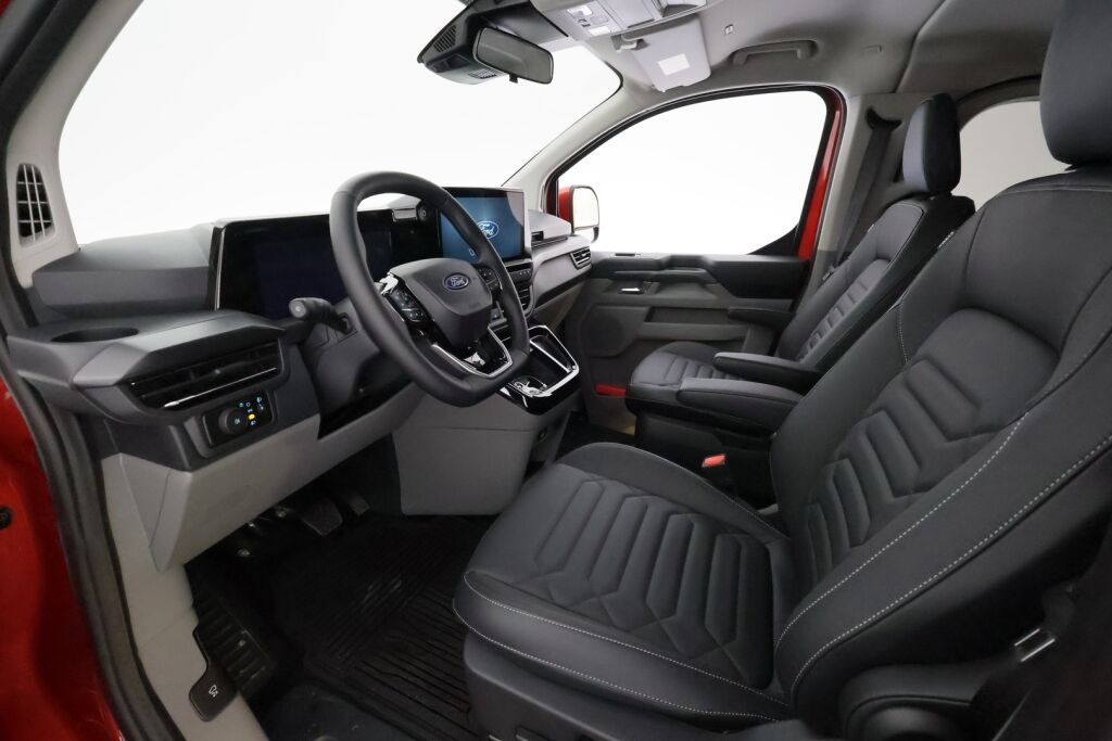 Ford Tourneo Custom 2025 Punainen