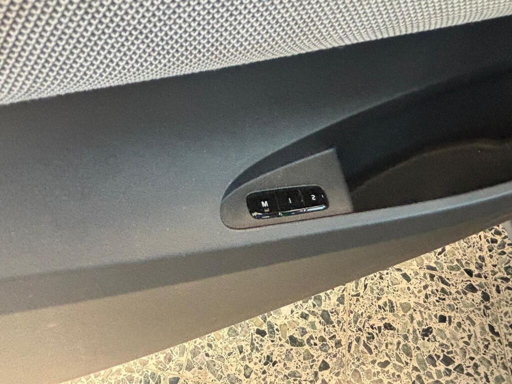 Polestar 2 2021 Musta