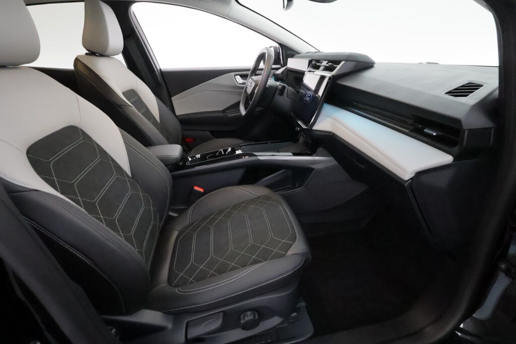 Ford Puma Gen-E 2025 Agate Black