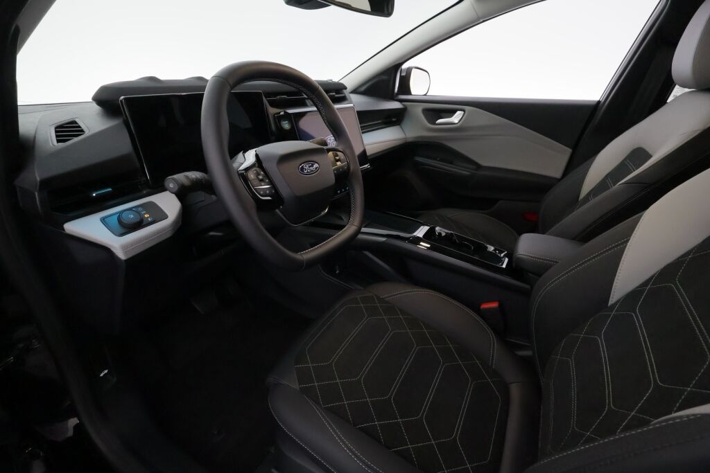 Ford Puma Gen-E 2025 Agate Black