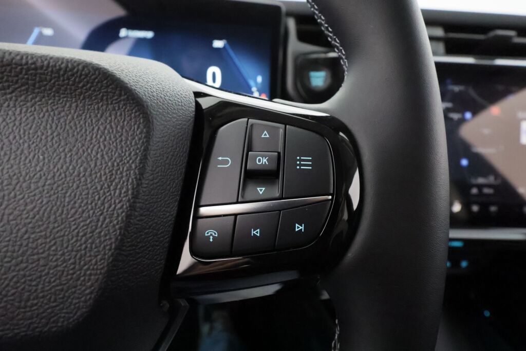 Ford Puma Gen-E 2025 Agate Black