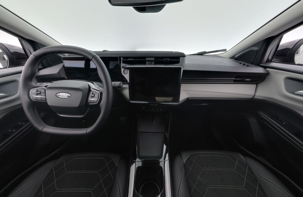 Ford Puma Gen-E 2025 Agate Black