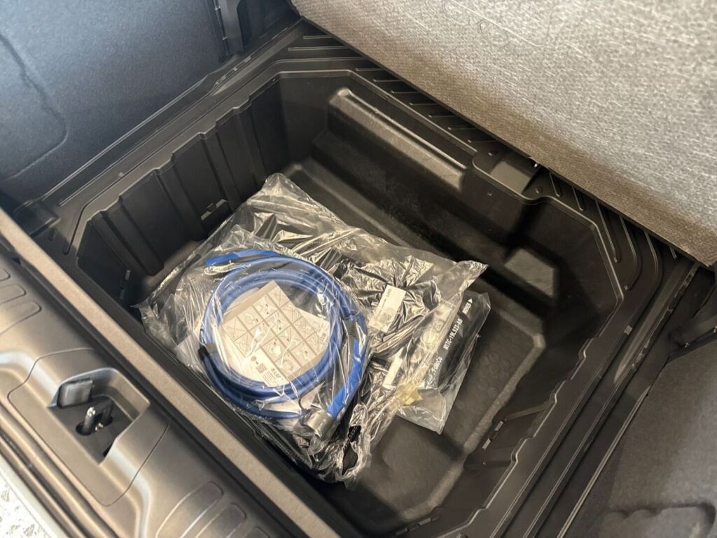 Ford Puma Gen-E 2025 Solar Silver