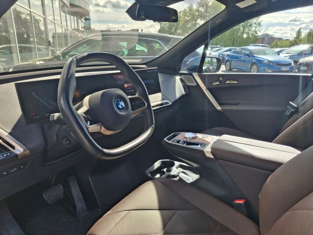 BMW iX 2022 Sininen