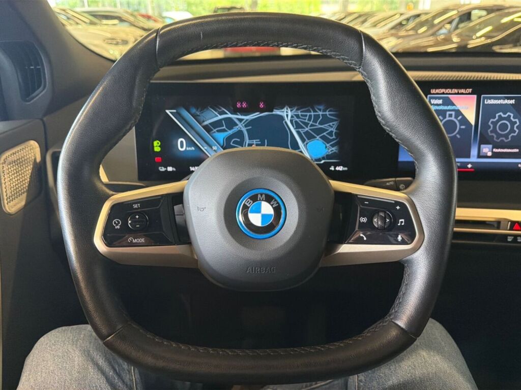 BMW iX 2022 Sininen