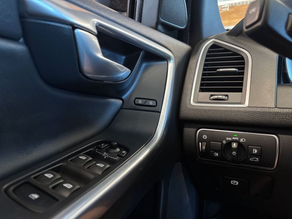 Volvo XC60 2015 Musta