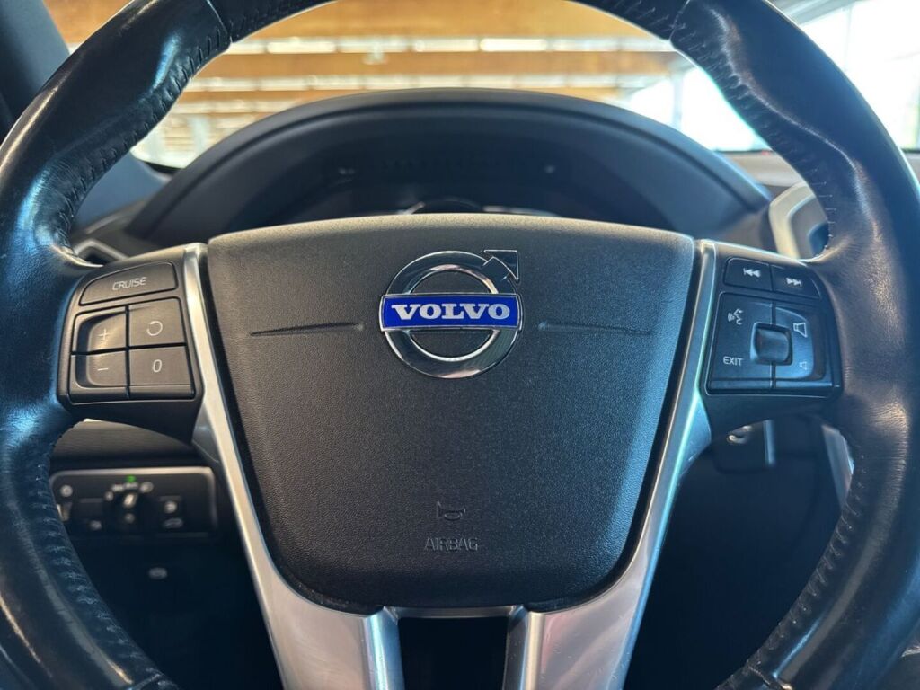 Volvo XC60 2015 Musta