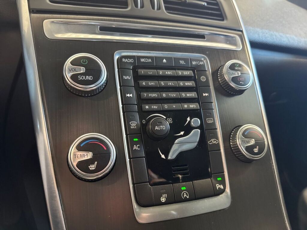 Volvo XC60 2015 Musta