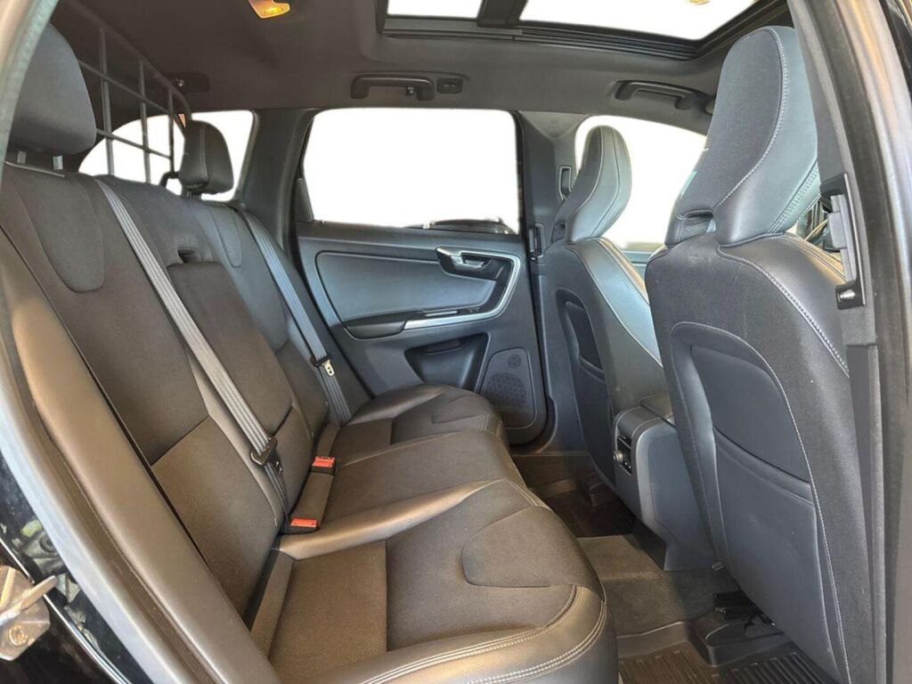 Volvo XC60 2015 Musta